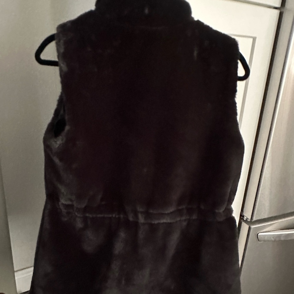White House Black Market Dark Faux Fur Vest - Picture 4 of 4